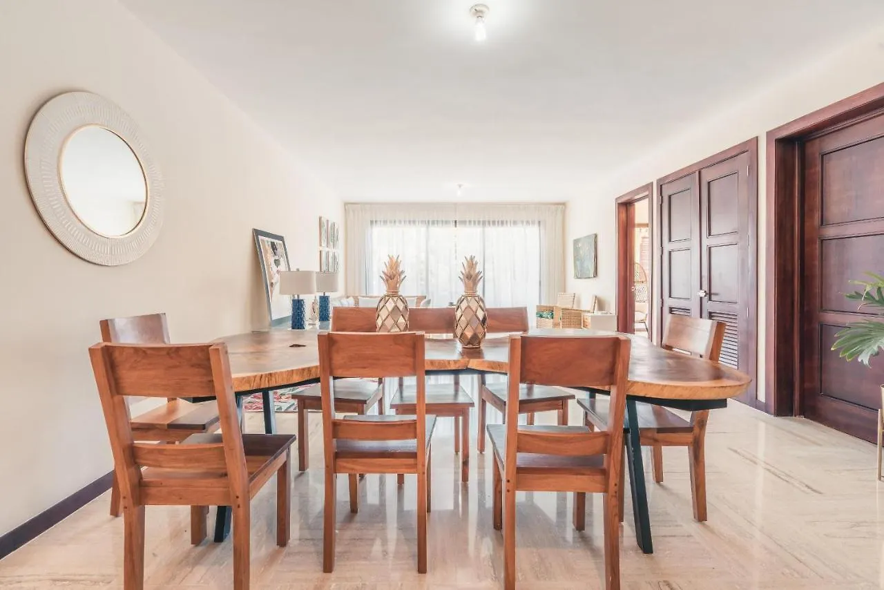 Beautiful 2 Bedroom Apartment At Portillo Лас Терренас