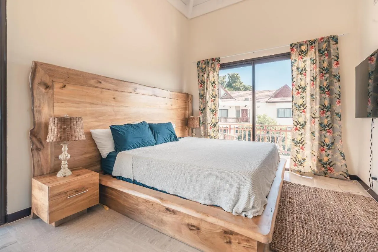 Beautiful 2 Bedroom Apartment At Portillo Лас Терренас