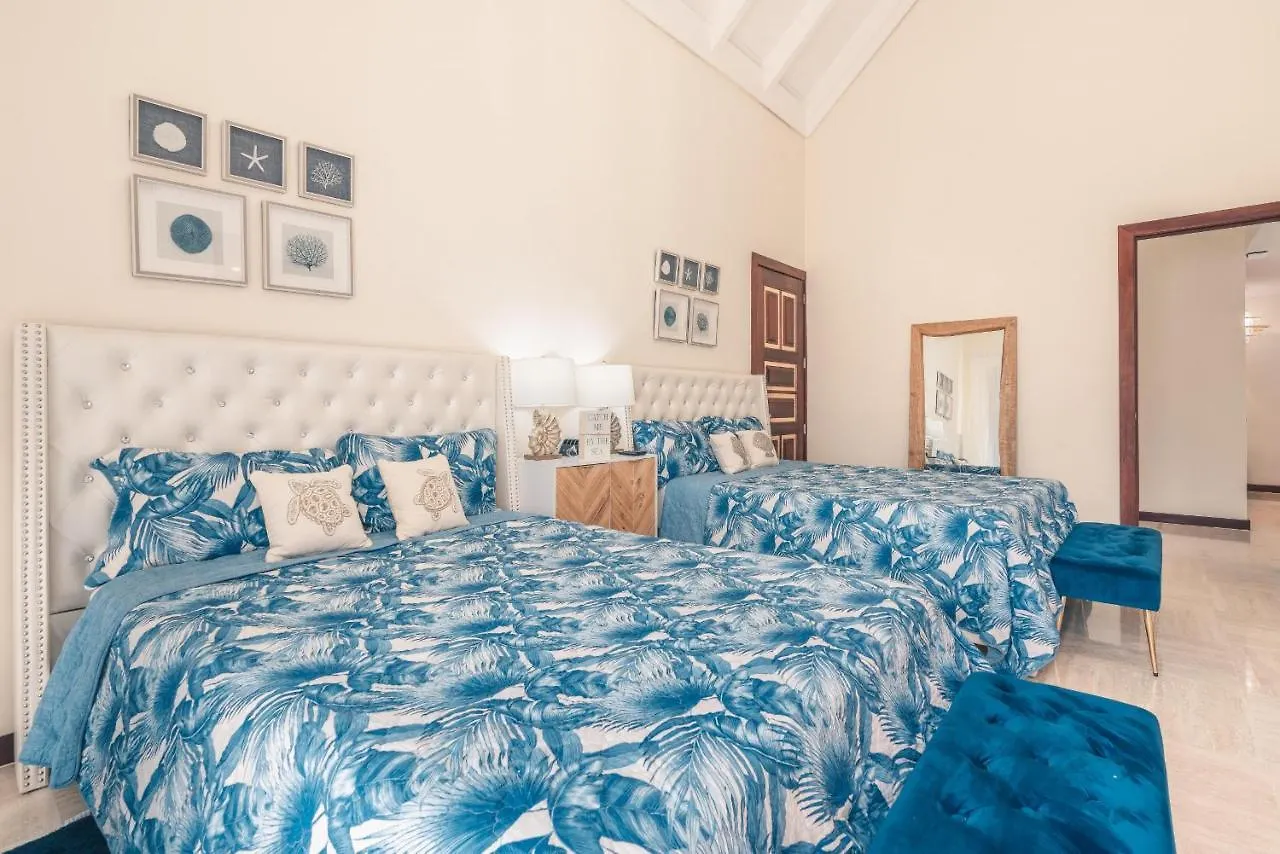 Beautiful 2 Bedroom Apartment At Portillo Лас Терренас 0*,